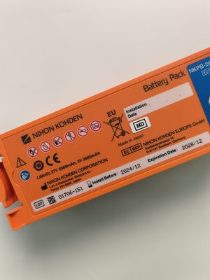 Une batterie de défibrillateur AED orange AED-2100aed-2150aed-215aed-2152 Nkpb-28271k X217A