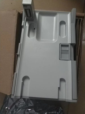 Le produit est fabriqué à partir d'un matériau de fabrication à base d'aluminium.