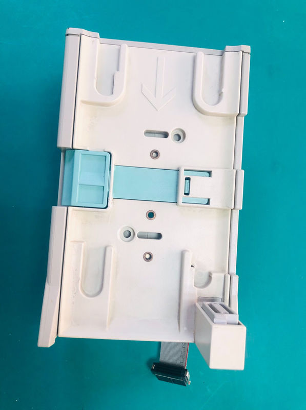 Le produit est fabriqué à partir d'un matériau de fabrication à base d'aluminium.